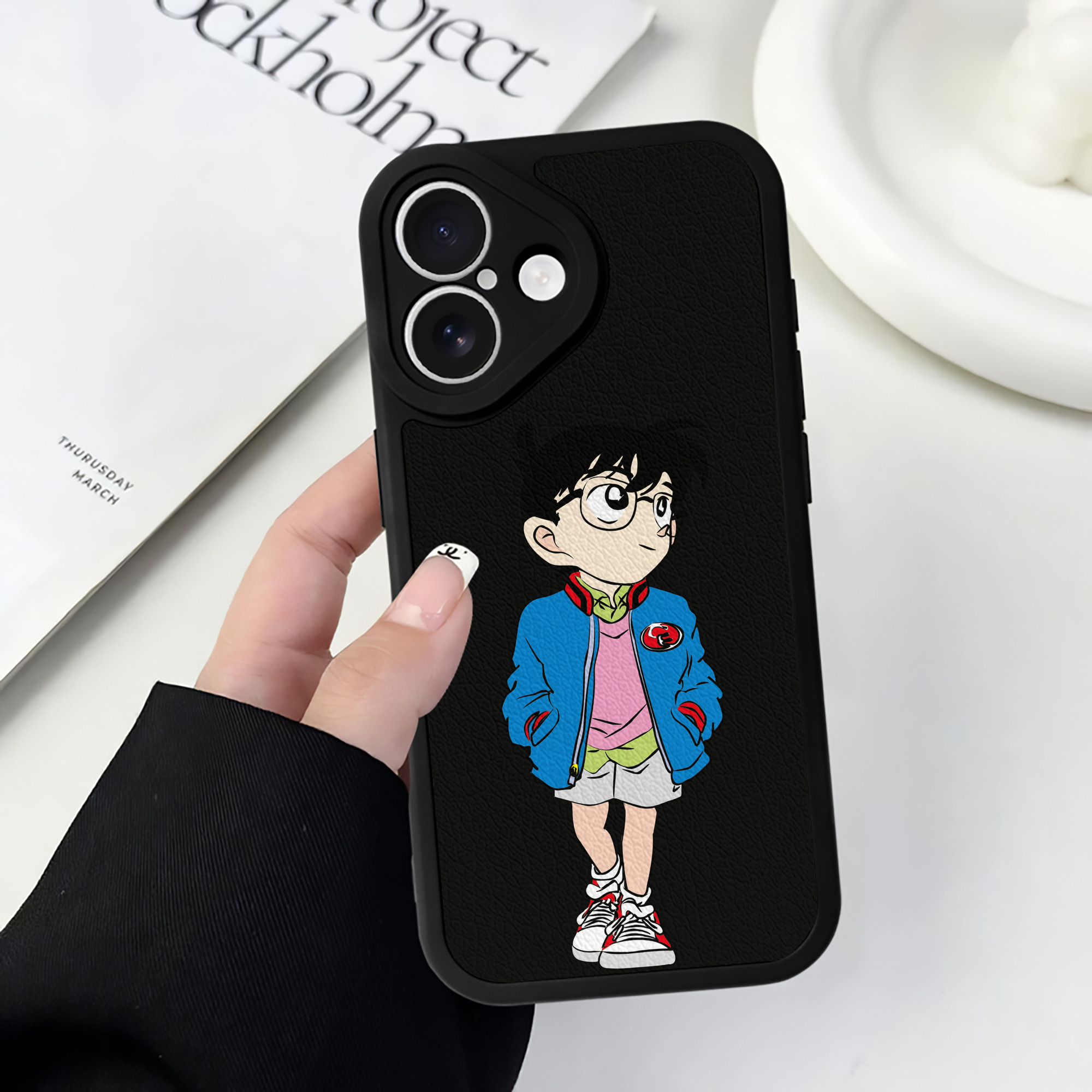 （画像用） 名探偵コナン 江戸川 コナン Detective Conan Conan Edogawa 【iPhone 16シリーズ対応】シリコンスマホケース（レザー調） 材質：シリコン